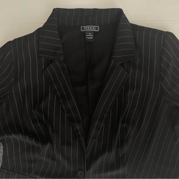 NYCC Black Pinstriped Women's Blazer One Button Closure, Women’s 3X - Picture 5 of 16